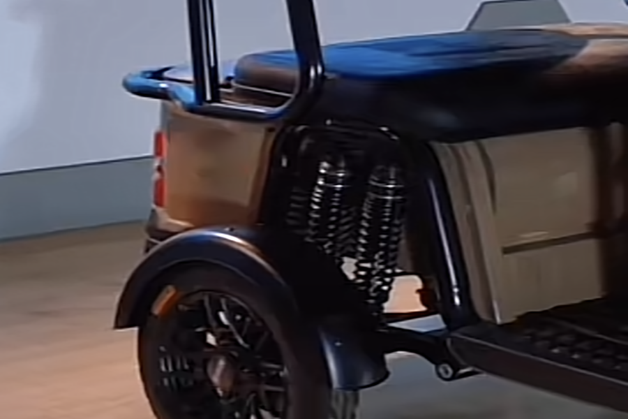 Rear suspension of electric leisure tricycle