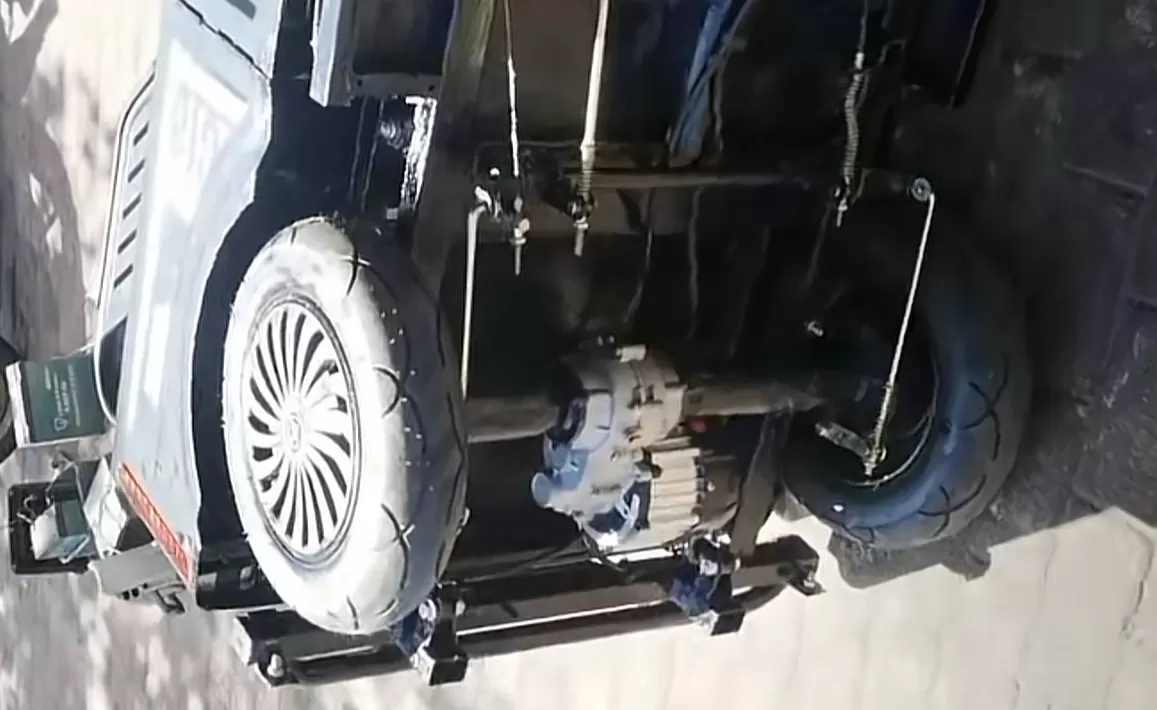 Essieu arrière pour tricycles électriques de loisirs