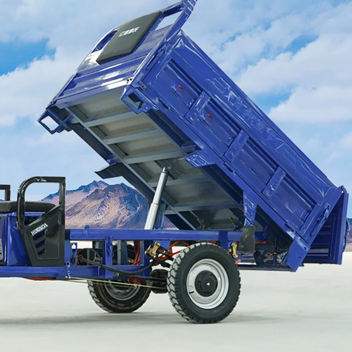 самозагружающийся электрический грузовой трехколесный грузовик