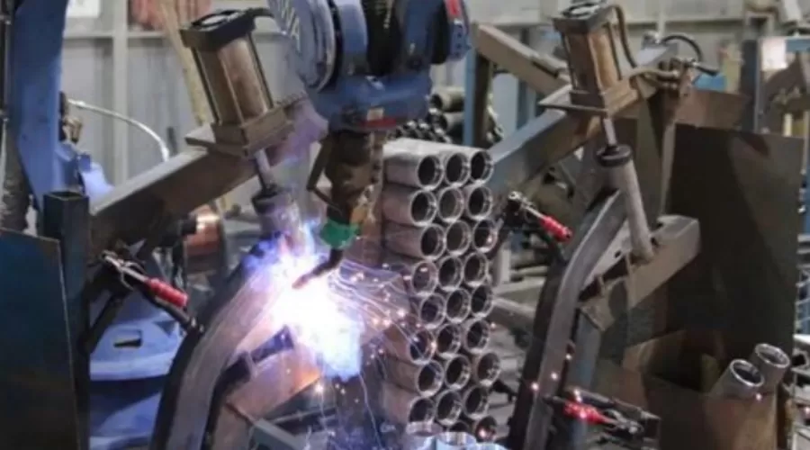 welding of the electric rickshaw frame
