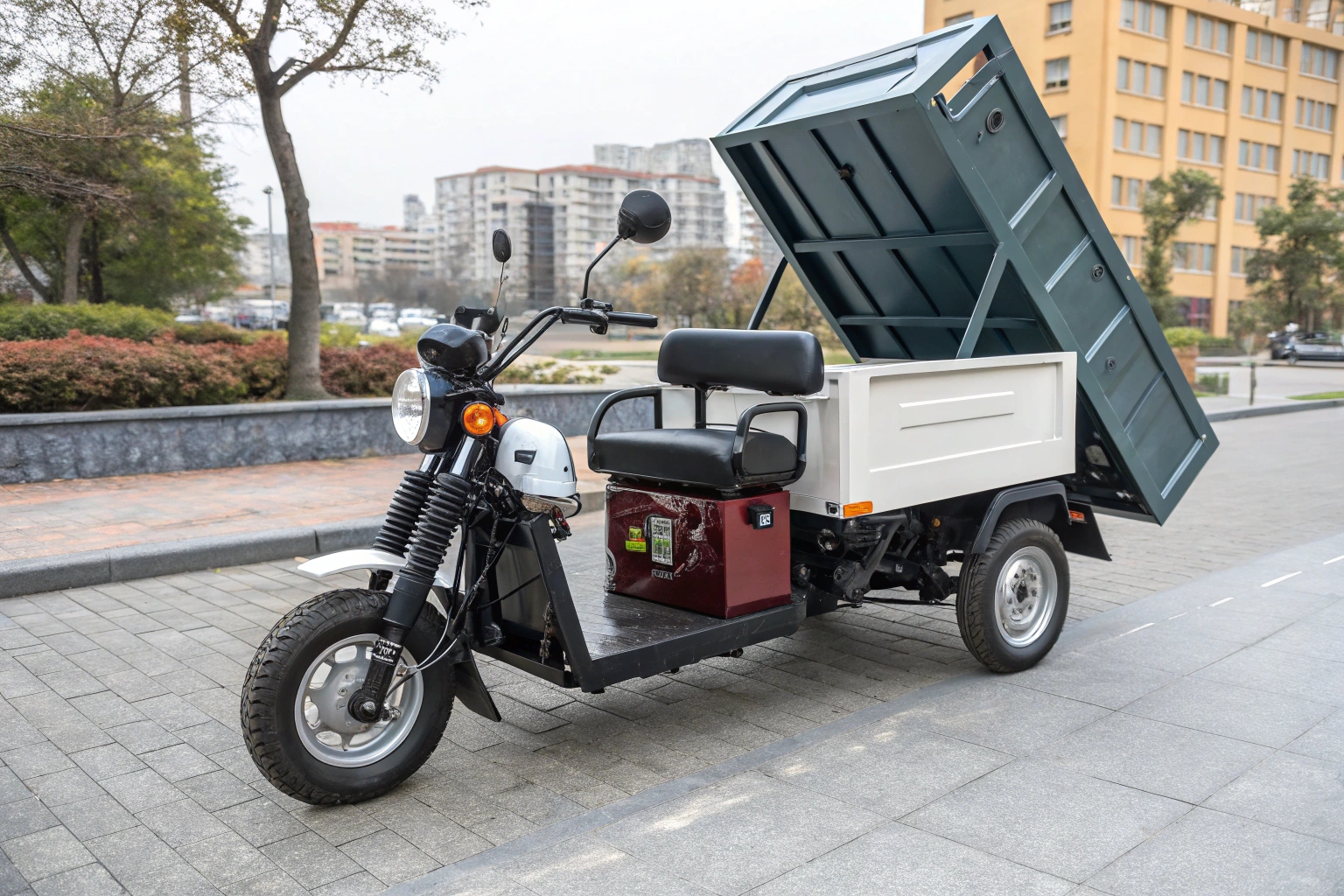 a checklist of essential features for an electric garbage tricycle