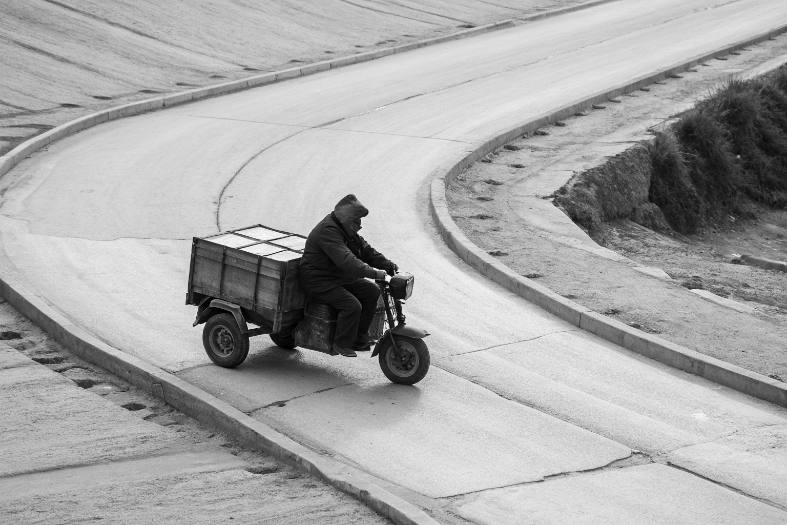 A diagram showing the correct way to lean into a turn on a tricycle to maintain stability
