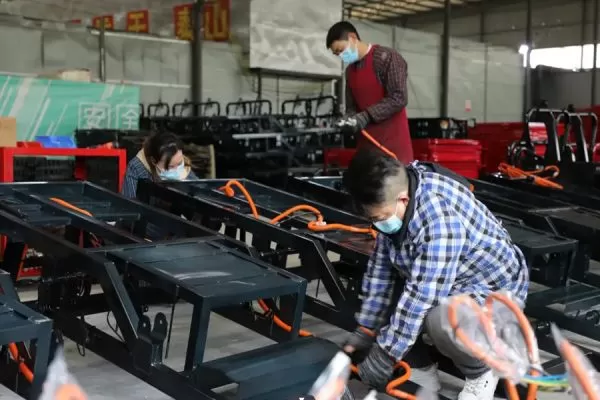 assembly of the 3 wheel electric scooter