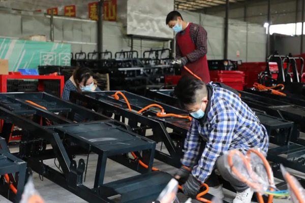 assembly of the 3 wheel electric scooter